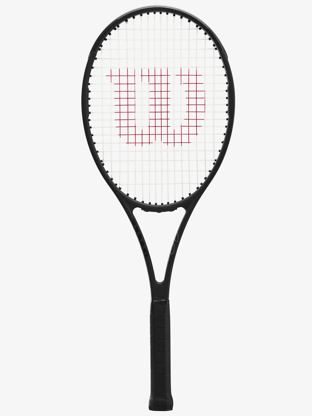 Highlighted by a design that pays tribute to the historic Pro Staff series, the Pro Staff 97 v13 features a new Braid 45 construction that increases precision by adjusting the angle of the double braided fibers for enhanced feel and stability.