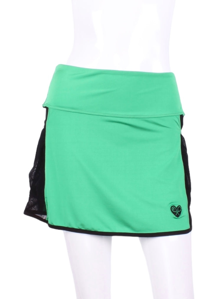 The all-new Straight Skirt is a short + fitted pencil skirt with ball pockets on the side.  A very light and tight skirt - no shorties underneath - as the mesh pocket is on the outside of the skirt.